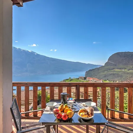 Balcone Sul - Happy * Tremosine