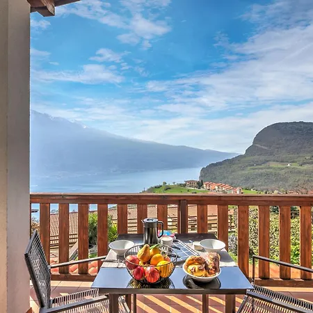 Balcone Sul - Happy * Tremosine